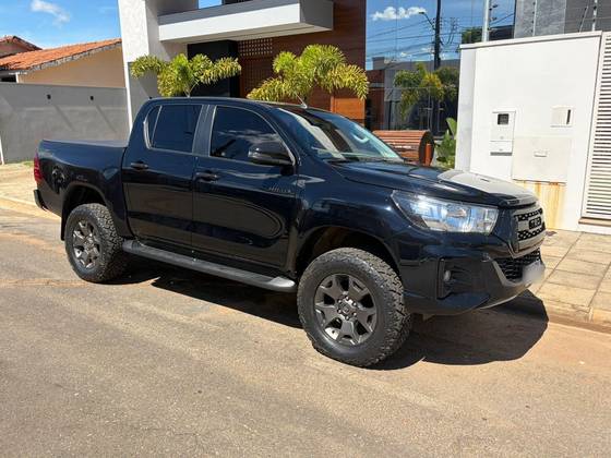TOYOTA HILUX 2.8 SRV 4X4 CD 16V DIESEL 4P AUTOMÁTICO